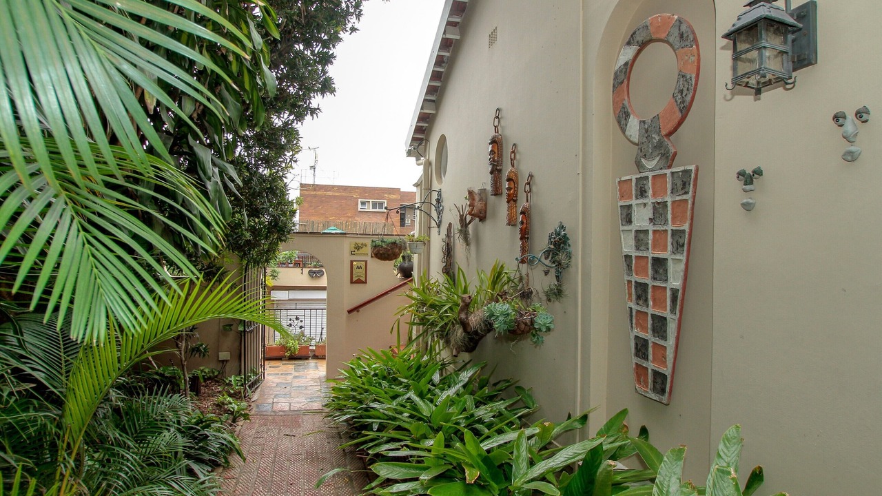 Photo of Outdoor in Essenwood