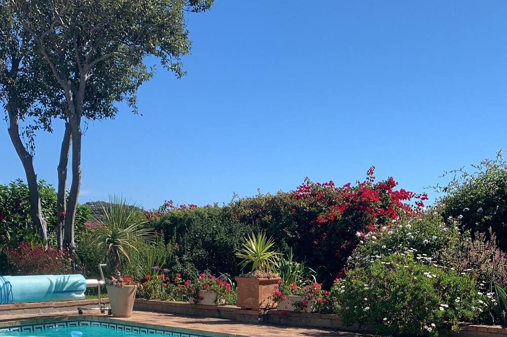 Photo of Outdoor in Redhill