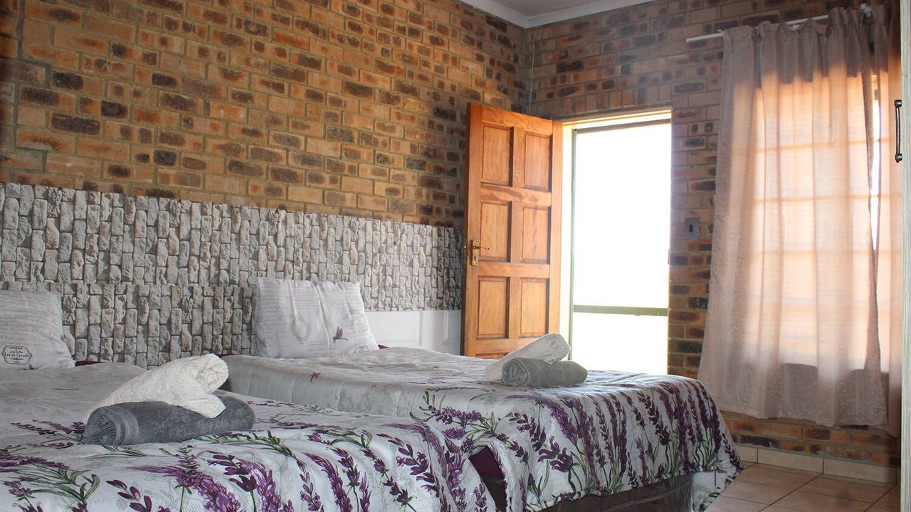 Photo of Bedroom in Emalahleni