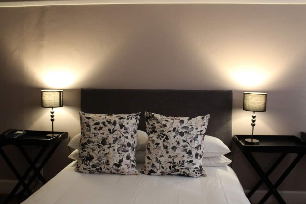 Photo of Bedroom in Somerset West