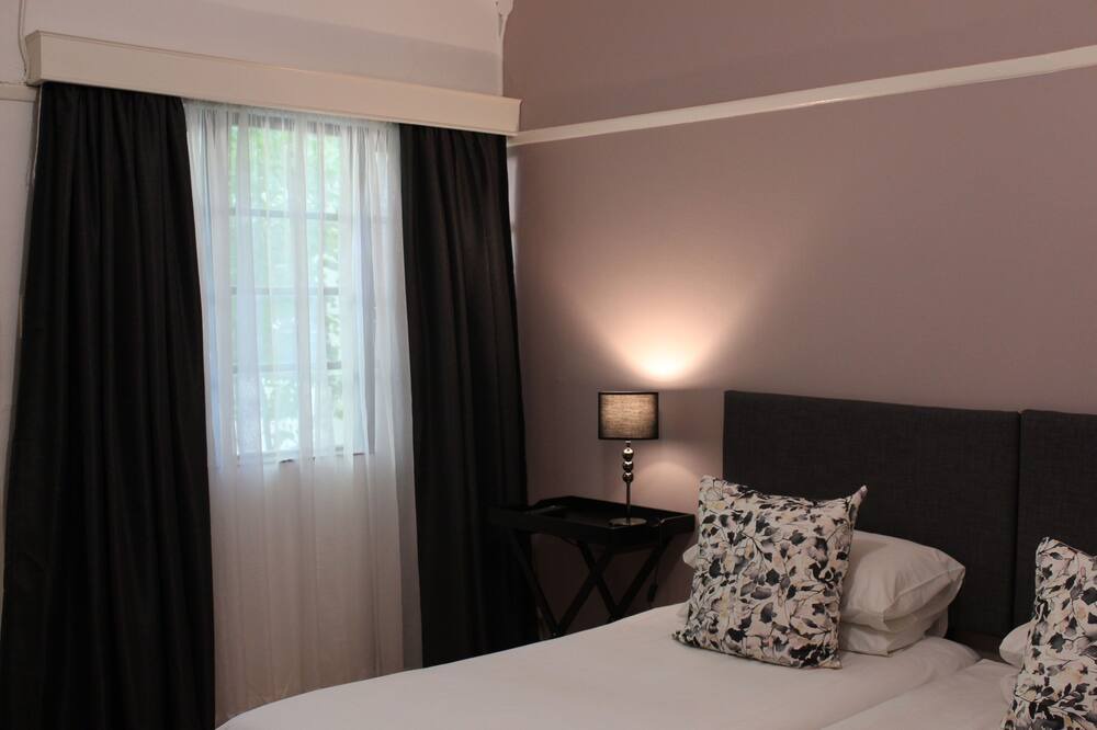 Photo of Bedroom in Somerset West