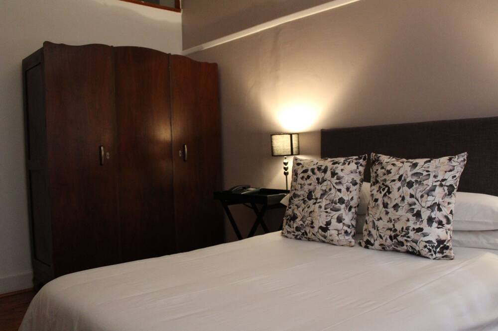 Photo of Bedroom in Somerset West