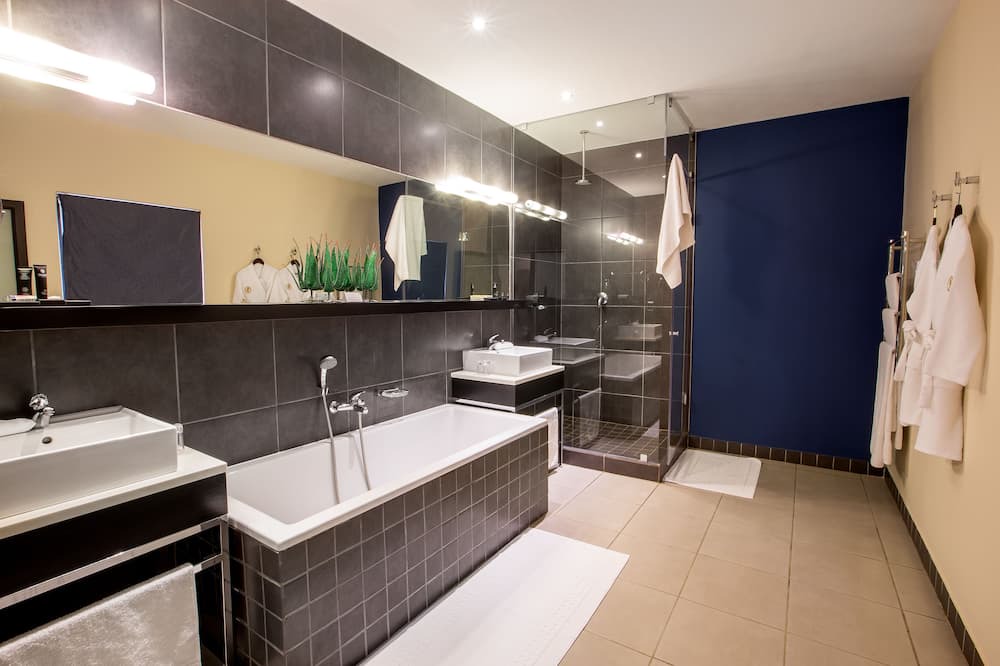 Photo of Bathroom in Greater Johannesburg Metropolitan Area