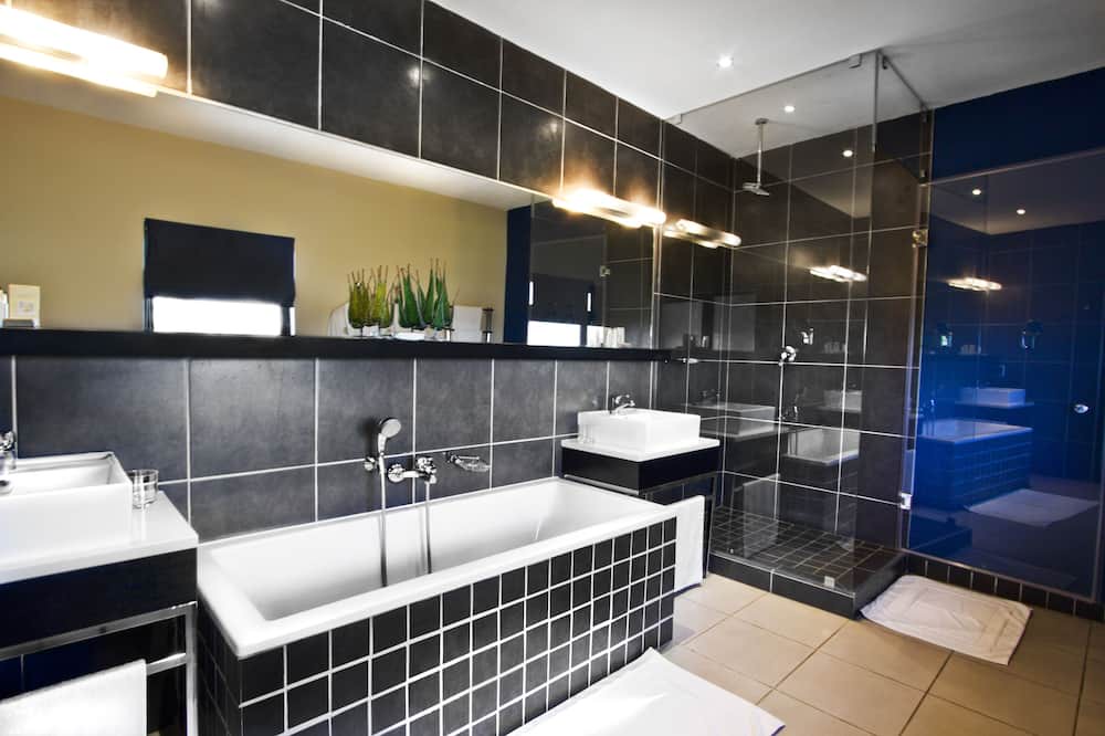 Photo of Bathroom in Greater Johannesburg Metropolitan Area