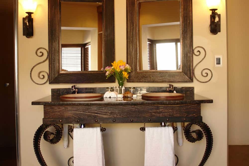 Photo of Bathroom in Greater Johannesburg Metropolitan Area