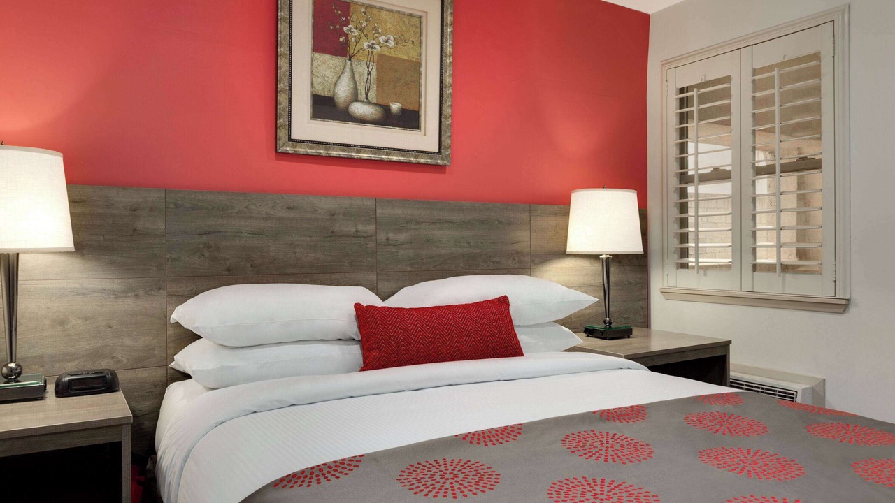 Photo of Bedroom in Downtown Oakland