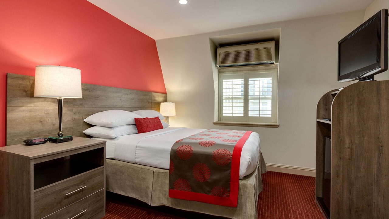 Photo of Bedroom in Downtown Oakland