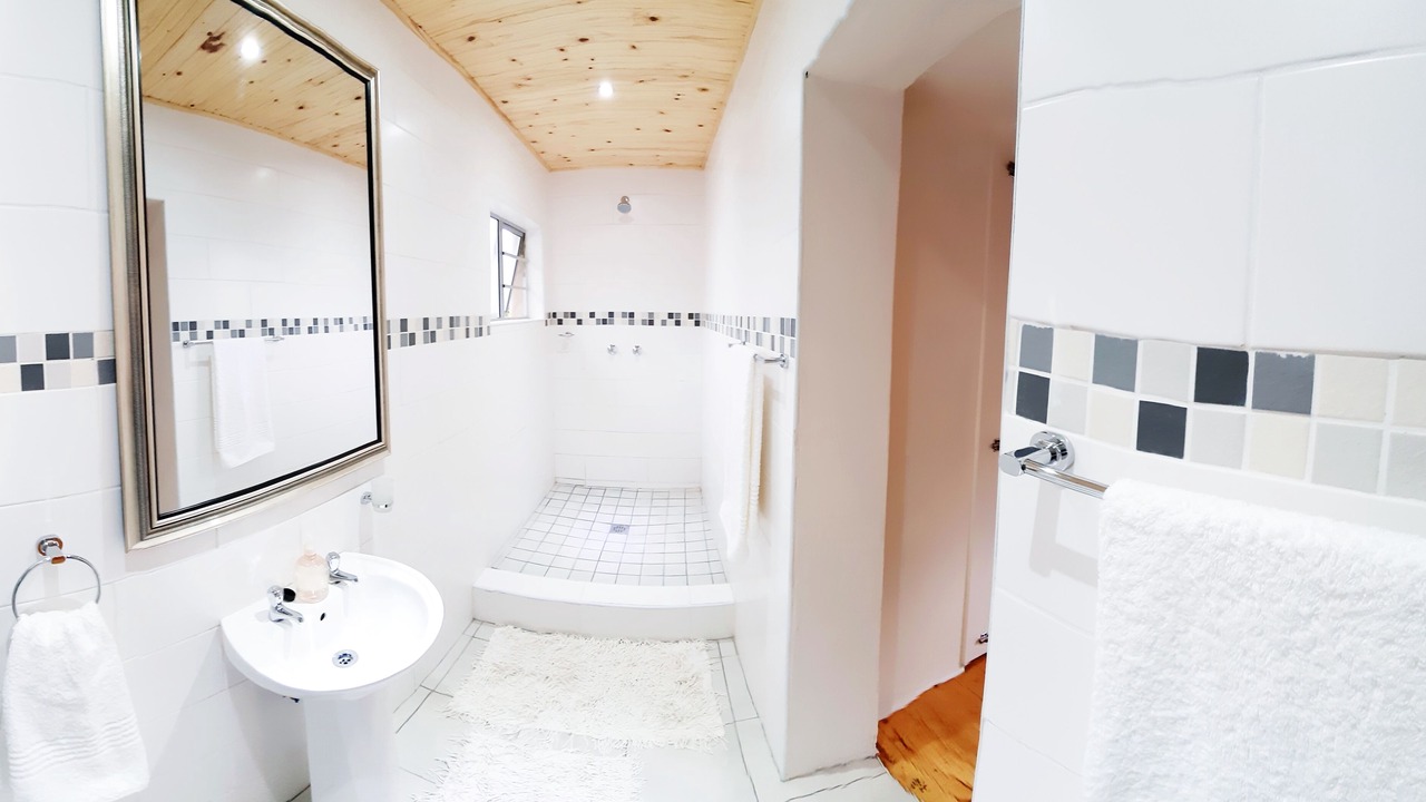 Photo of Bathroom in Komani