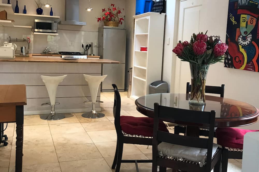 Photo of Kitchen in Newlands