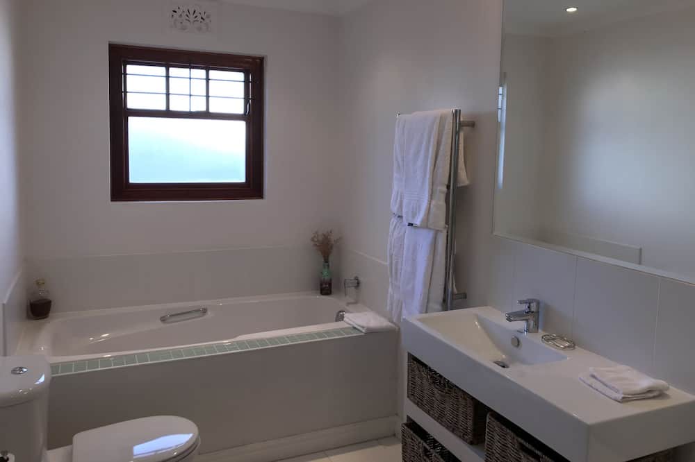Photo of Bathroom in Newlands
