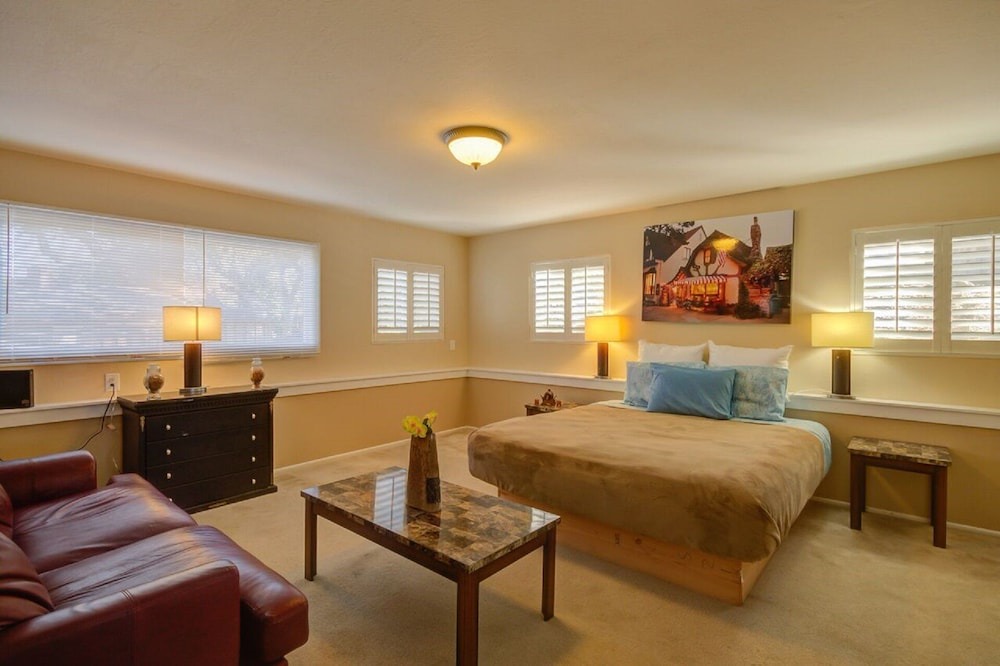 Photo of Bedroom in Del Rey Oaks