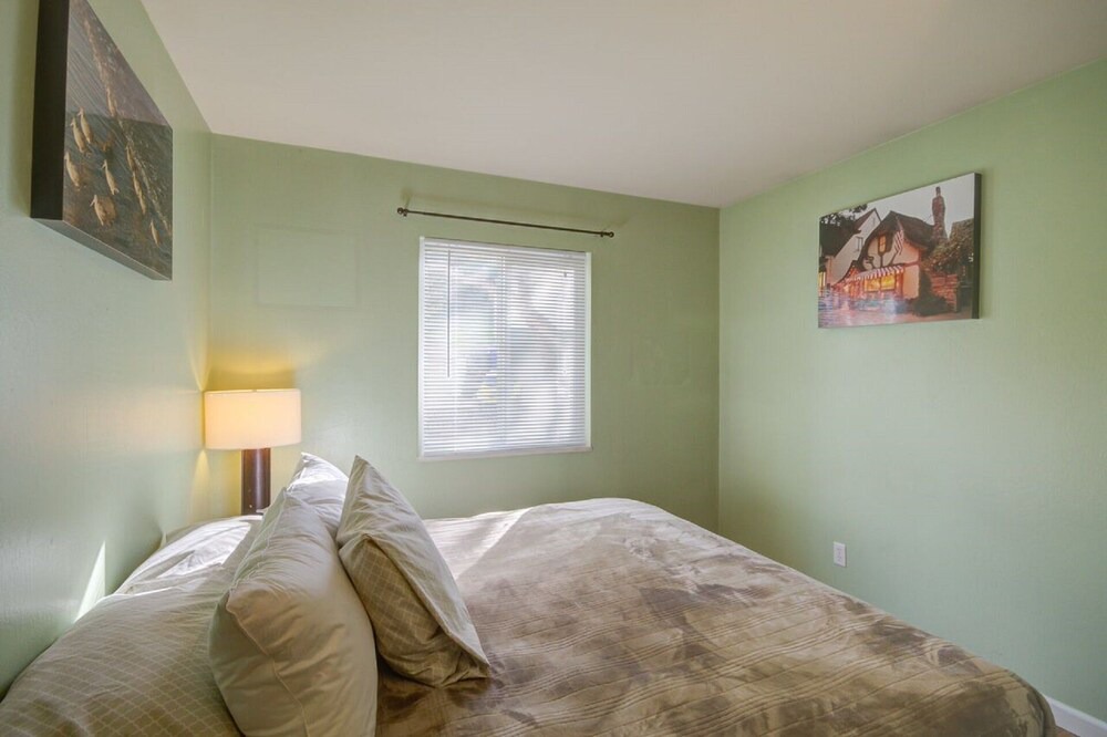 Photo of Bedroom in Del Rey Oaks