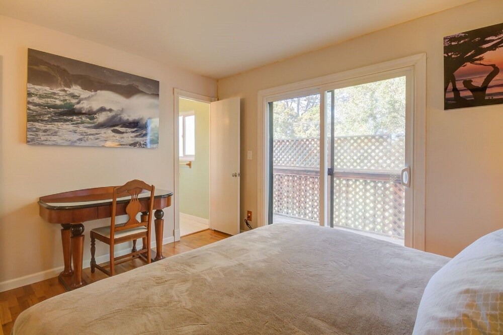 Photo of Bedroom in Del Rey Oaks