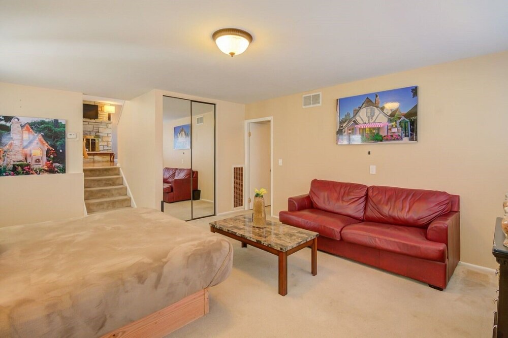 Photo of Bedroom in Del Rey Oaks