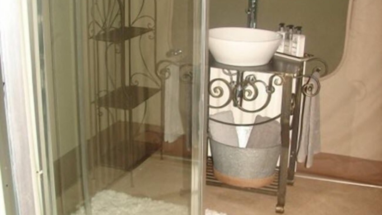 Photo of Bathroom in Thorny Bush Game Reserve