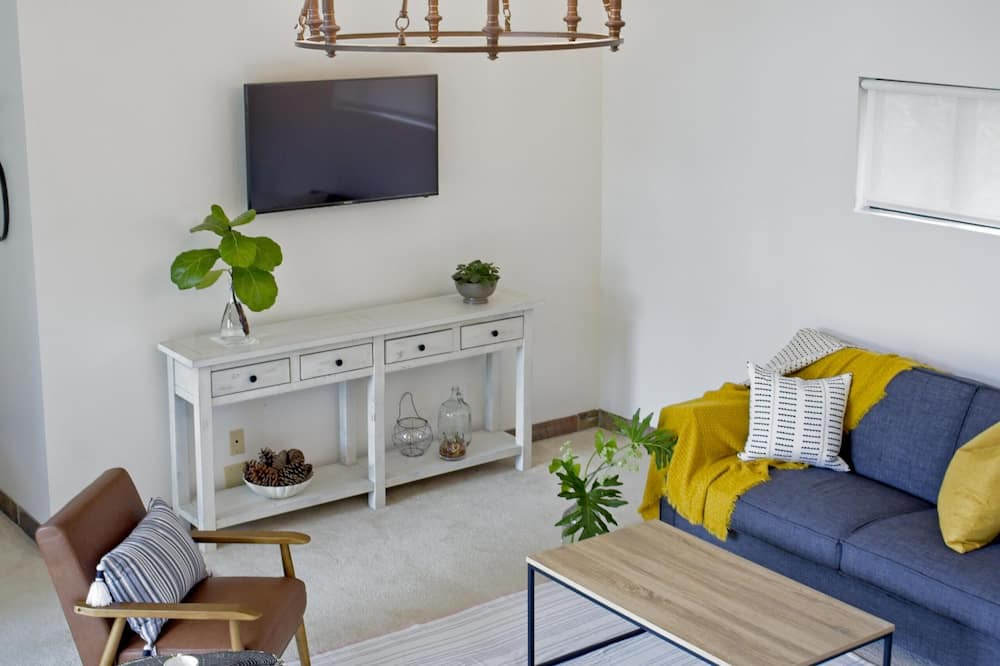 Photo of Livingroom in Arden-Arcade