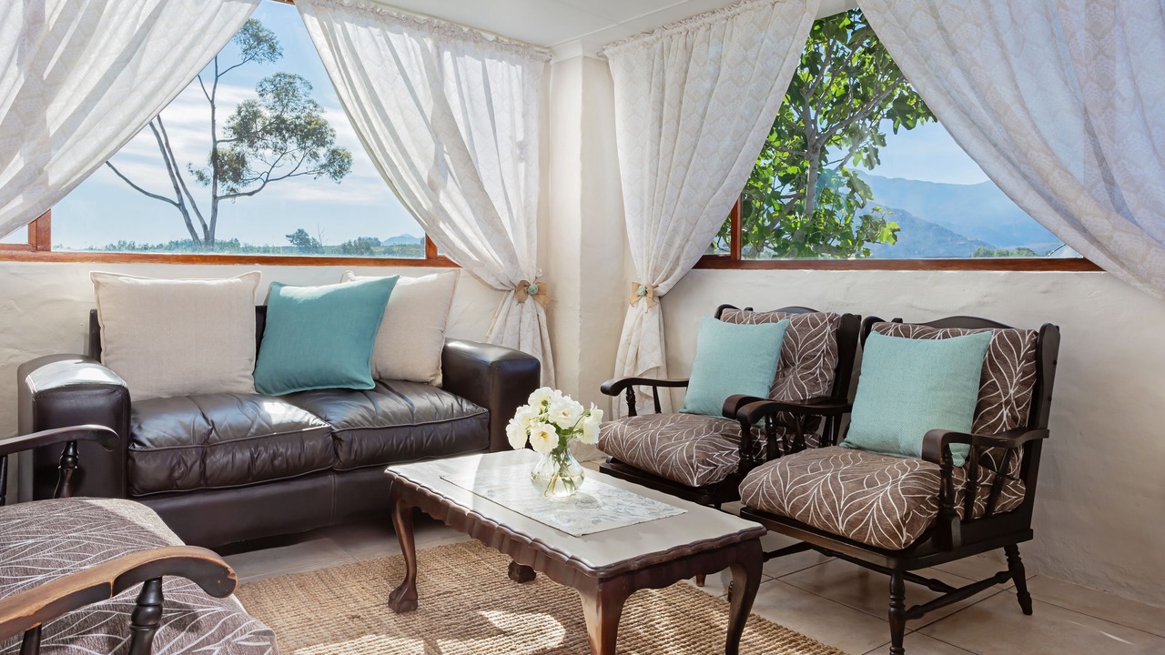 Photo of Livingroom in Uniondale