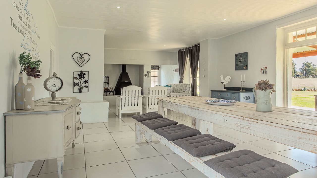 Photo of Livingroom in Uniondale