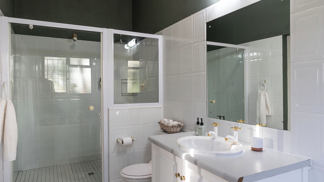 Photo of Bathroom in Clovelly