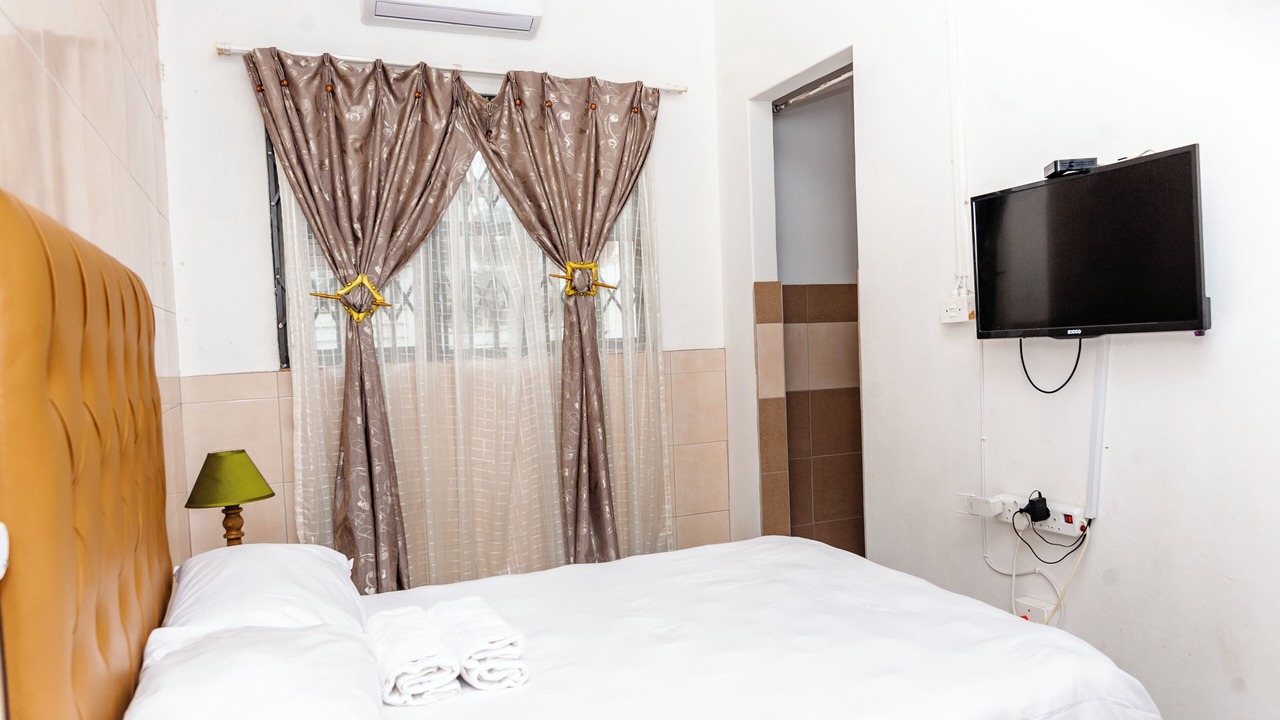 Photo of Bedroom in Berea