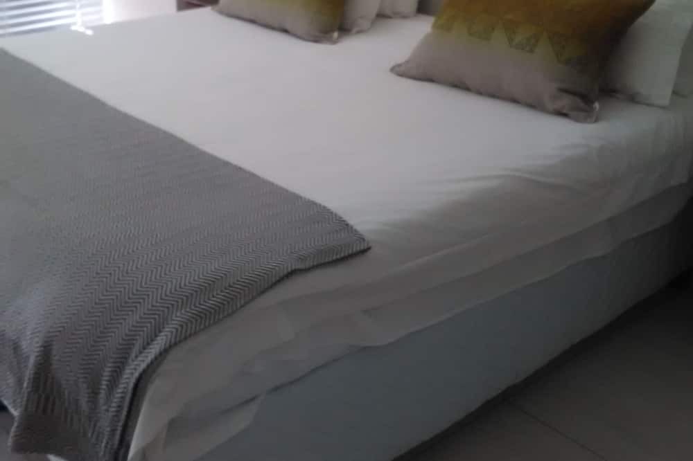 Photo of Bedroom in Mountainside