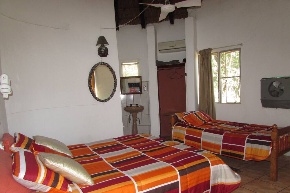 Photo of Bedroom in Thorny Bush Game Reserve