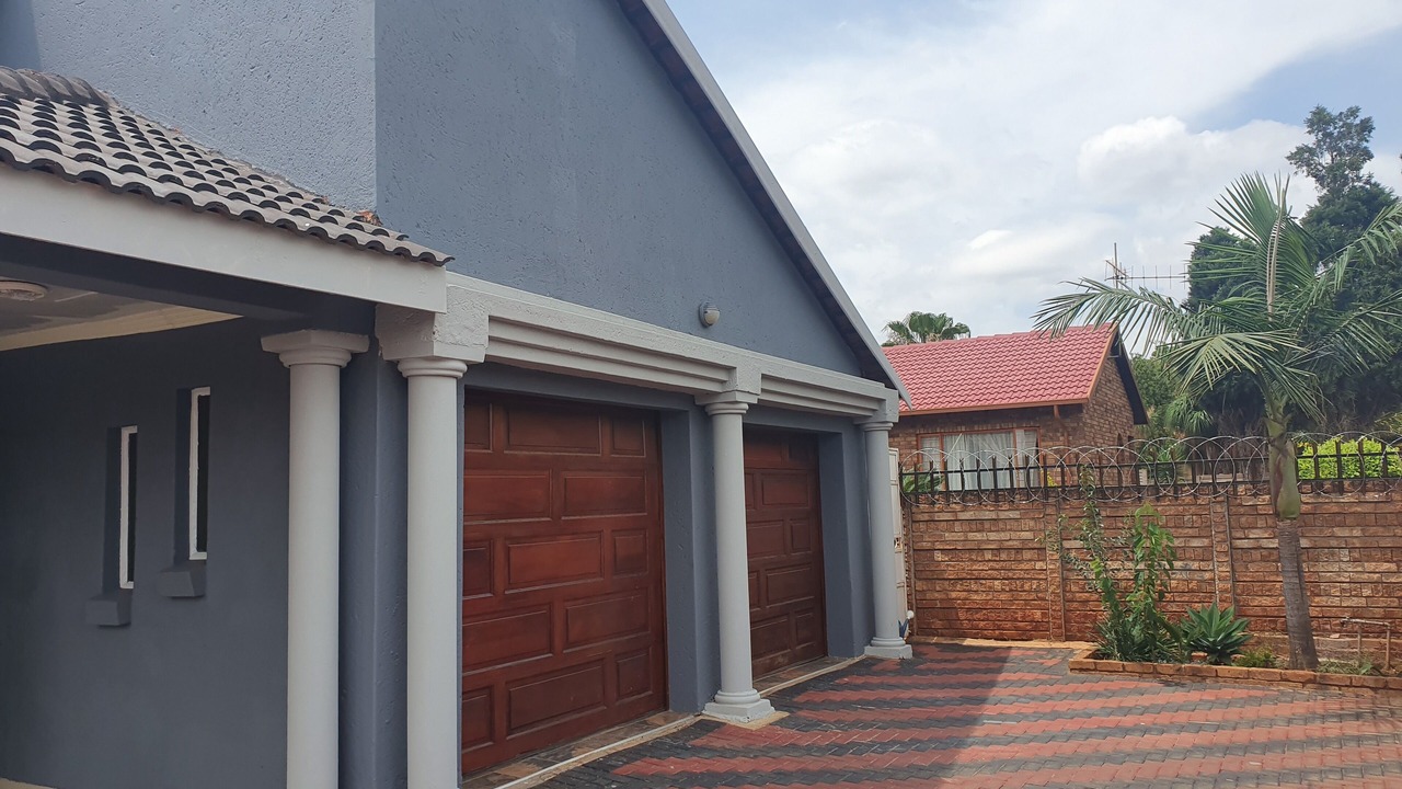 Photo of Outdoor in Akasia