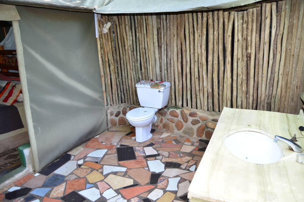 Photo of Bathroom in Thorny Bush Game Reserve