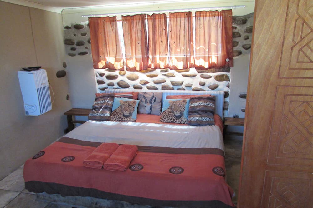 Photo of Bedroom in Thorny Bush Game Reserve