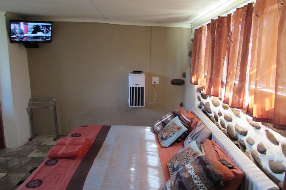 Photo of Bedroom in Thorny Bush Game Reserve