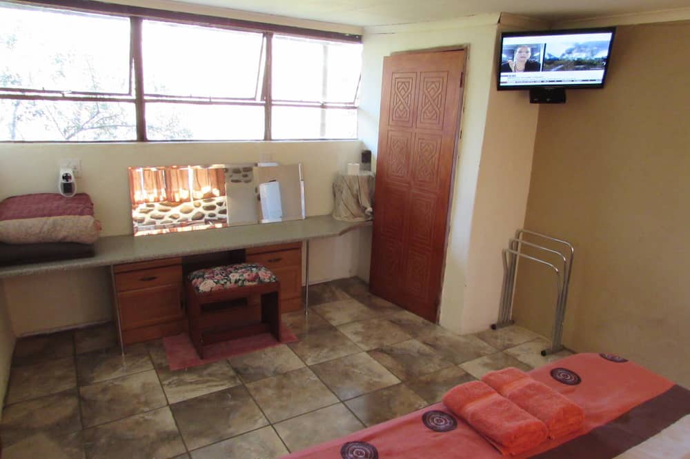 Photo of Bedroom in Thorny Bush Game Reserve