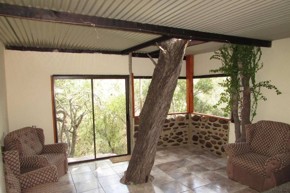 Photo of Livingroom in Thorny Bush Game Reserve