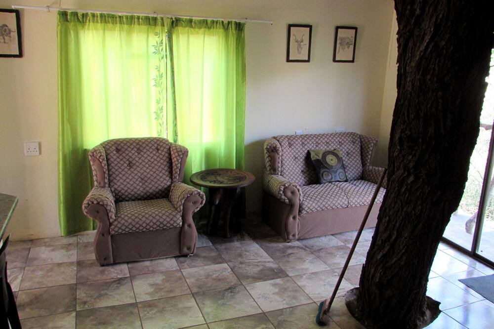 Photo of Livingroom in Thorny Bush Game Reserve