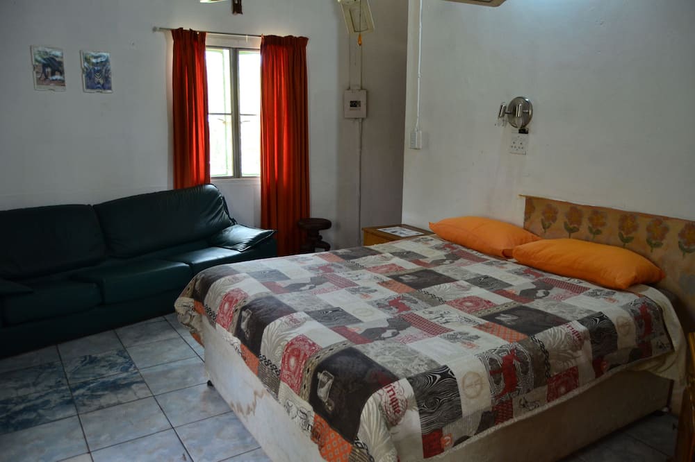 Photo of Bedroom in Thorny Bush Game Reserve