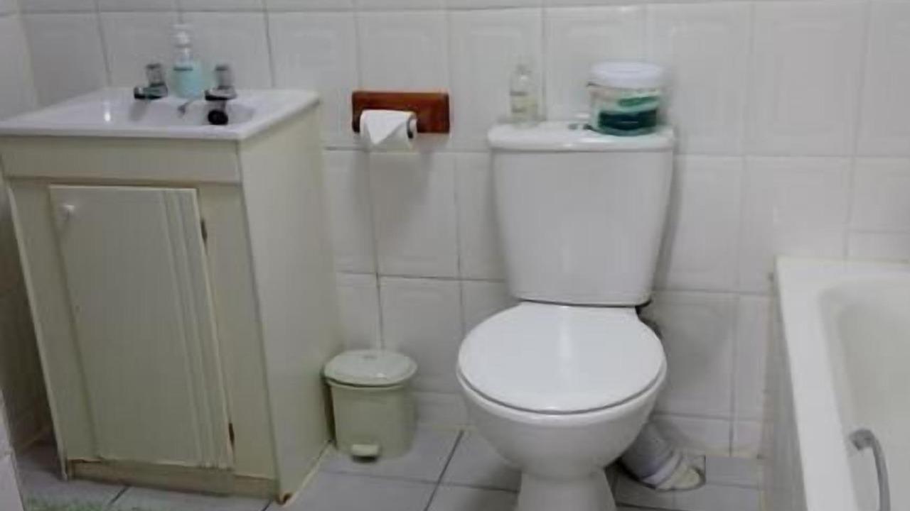 Photo of Bathroom in Strand