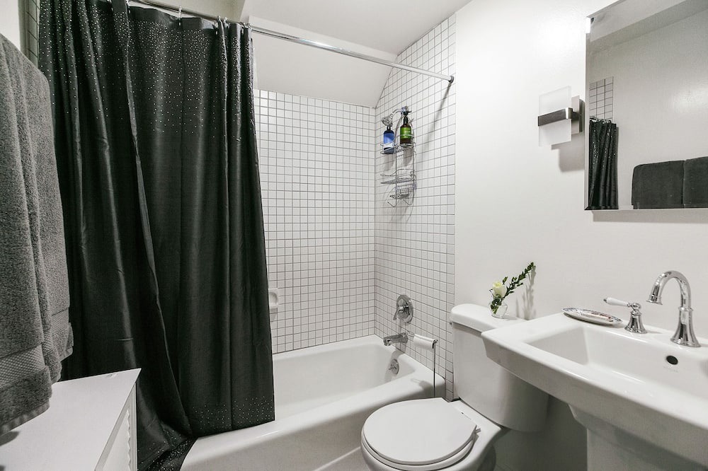 Photo of Bathroom in Pacific Heights