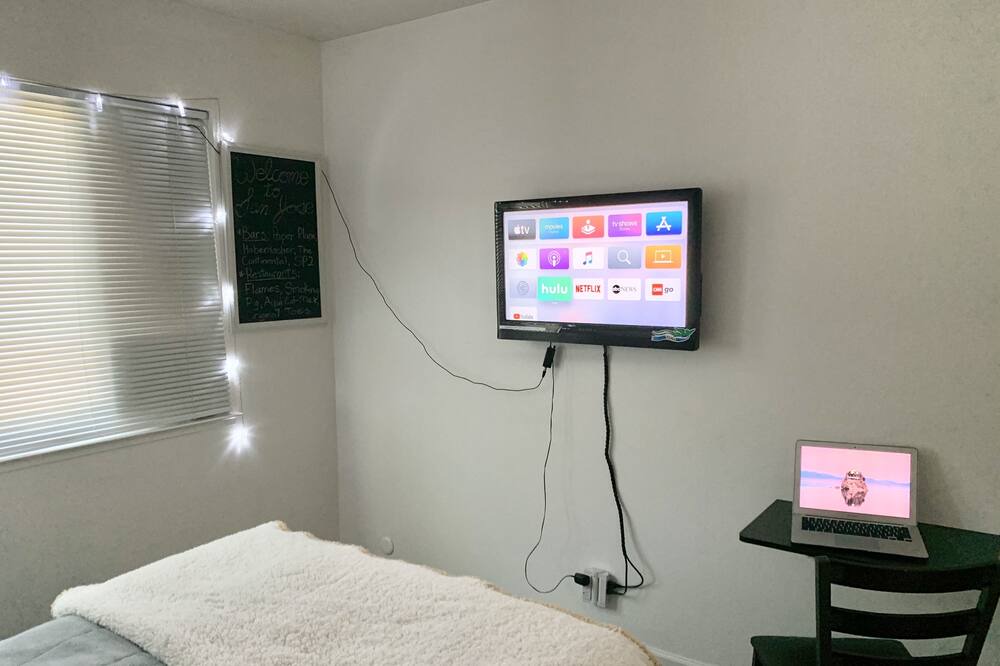 Photo of Bedroom in Miner