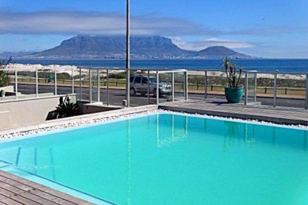 Photo of Outdoor in Bloubergstrand