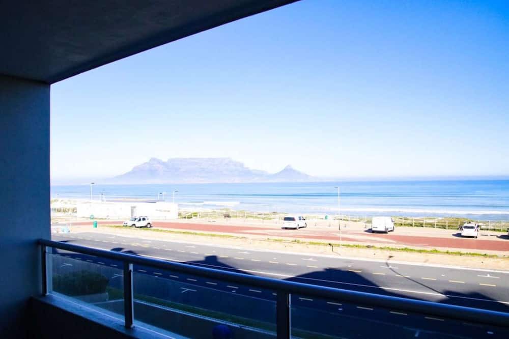 Photo of Patio Balcony in Bloubergstrand