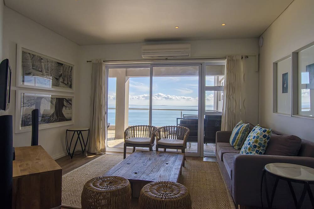 Photo of Livingroom in Mountainside