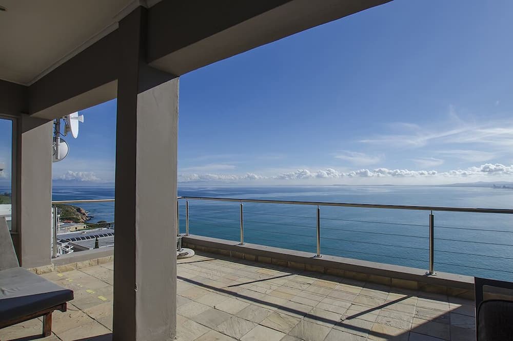 Photo of Patio Balcony in Mountainside