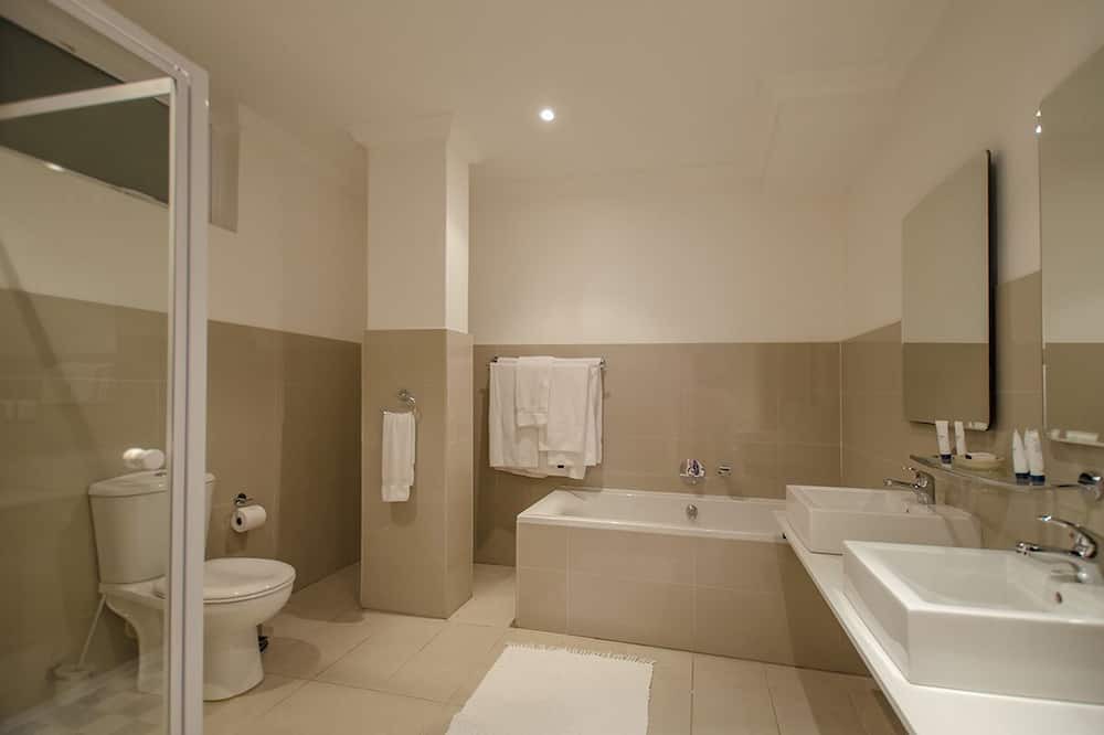 Photo of Bathroom in Mountainside