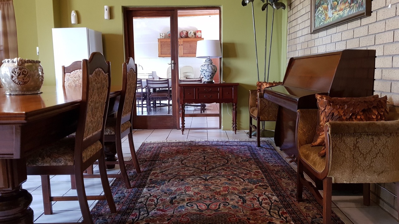Photo of Others in Parys