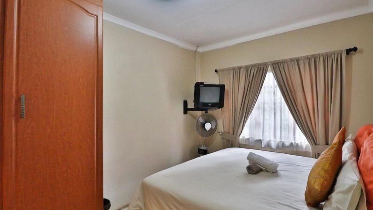 Photo of Bedroom in Amanzimtoti