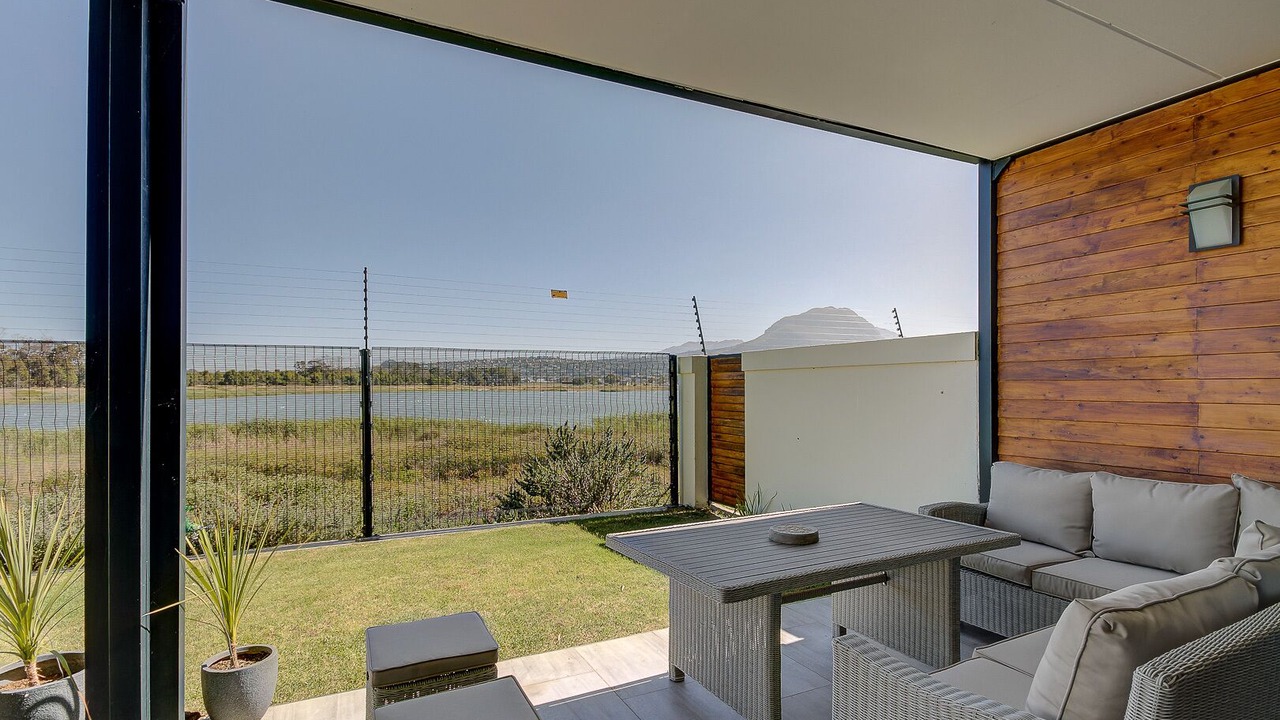 Photo of Patio Balcony in Firgrove Rural