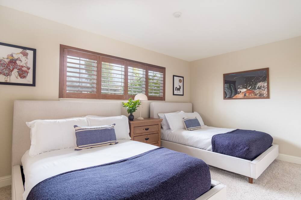 Photo of Bedroom in North Junior College Neighborhood Association