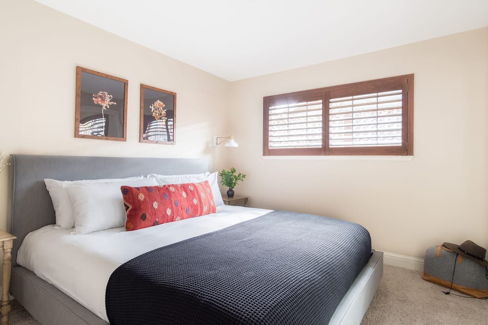 Photo of Bedroom in North Junior College Neighborhood Association