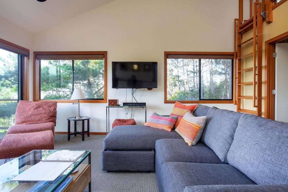 Photo of Bedroom in Point Reyes Station