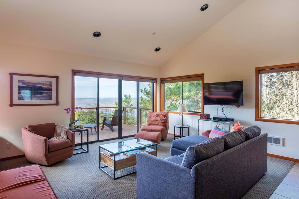 Photo of Bedroom in Point Reyes Station