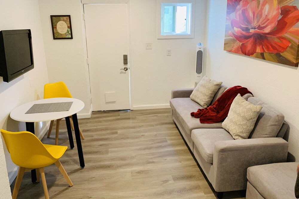Photo of Livingroom in San Leandro